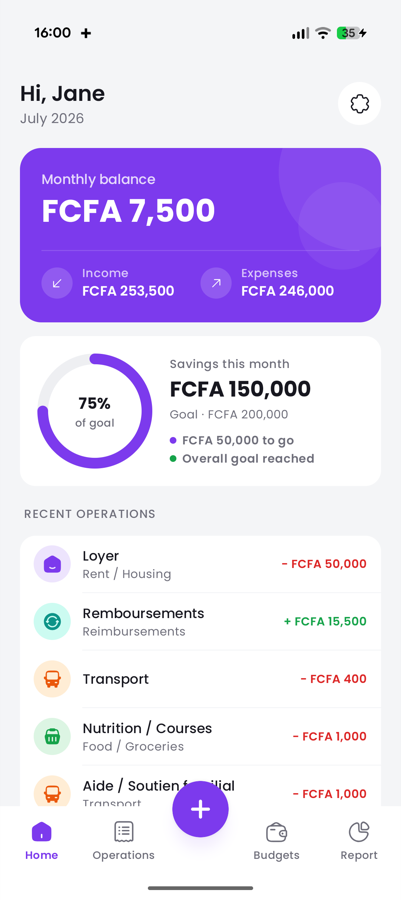 The dashboard: monthly balance, savings and latest transactions